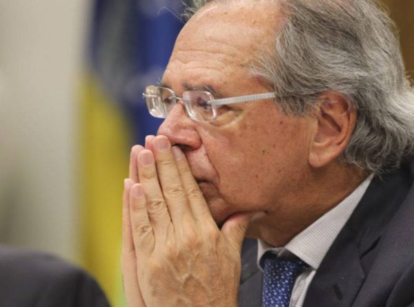 Ministro da Economia, Paulo Guedes pede demissão a Bolsonaro, diz site