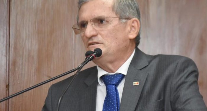 “O prefeito recebeu herança maldita da gestão anterior” aponta vereador de João Pessoa