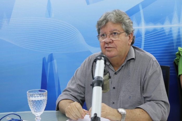 João rebate críticas de adversários e diz que oposição mente ao dizer que não existem obras na Paraíba