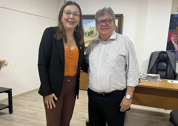 Suplente Fabíola Rezende deixa CMJP e é nomeada por João para cargo no Governo do Estado