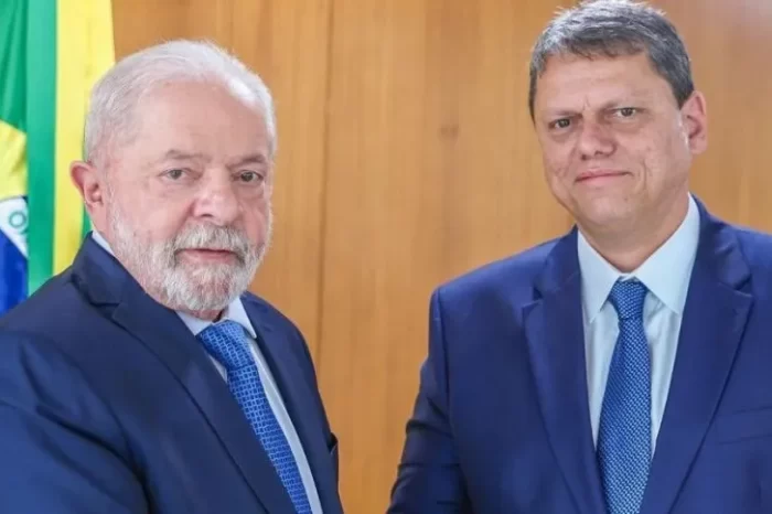 Pesquisa Atlas/Intel: Sem Bolsonaro, Lula é preferido na esquerda e Tarcísio, na direita