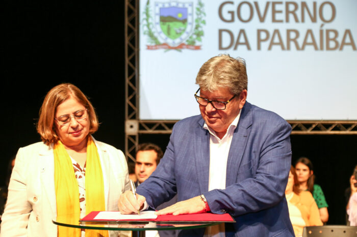 João Azevêdo e ministra Cida Gonçalves assinam acordo de cooperação técnica e Patos ganha a primeira Casa da Mulher Brasileira