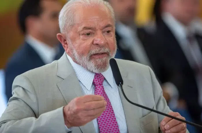 Aprovação do governo Lula sobe para 42% e reprovação chega a 24%, diz pesquisa Quaest