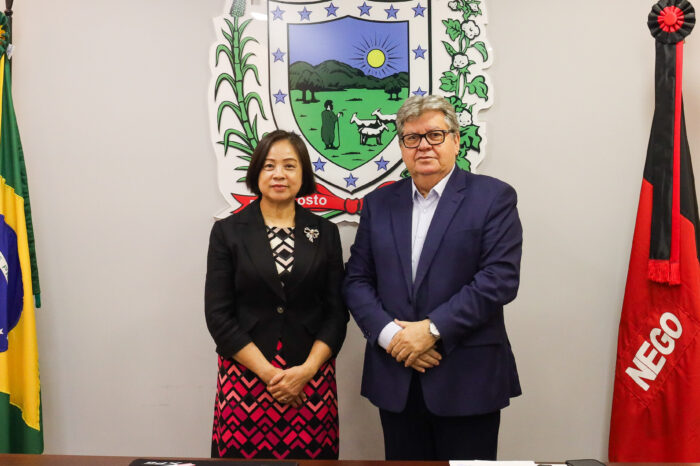 João Azevêdo apresenta potencialidades e trata de parcerias com a cônsul da China no Nordeste