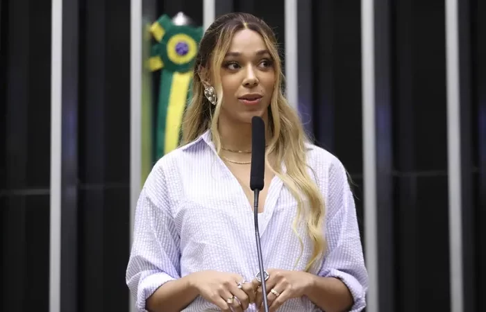 Deputada Érika Hilton recebe visto dos EUA com gênero masculino: ‘Ódio com pessoas trans’