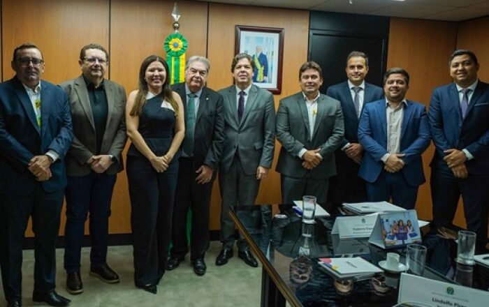 Em audiência com ministro das Comunicações, prefeito de Sousa discute ampliação da cobertura de telefonia móvel e acesso à internet
