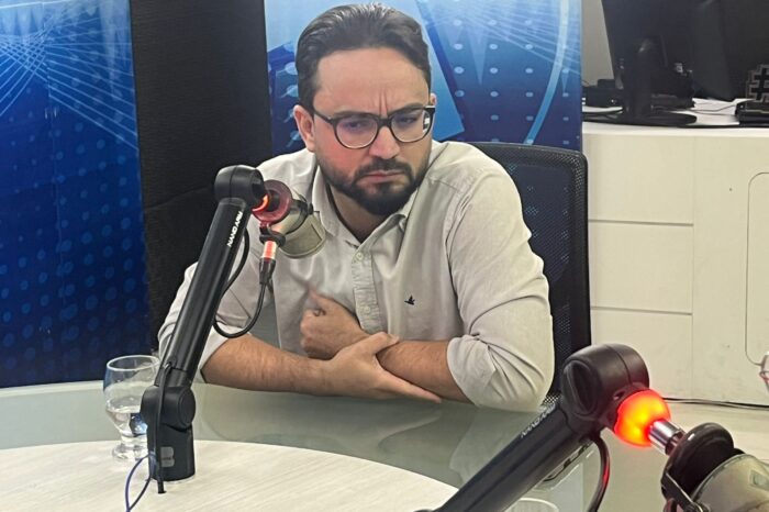 Tibério vê ciumeira para queixas de deputados e diz que espaços no governo têm limites