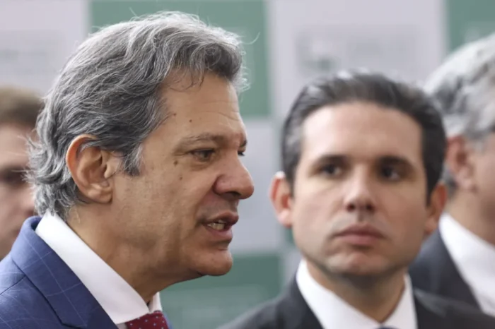 “Cortar emendas é ir contra a população”, diz Hugo Motta sobre fala de Haddad