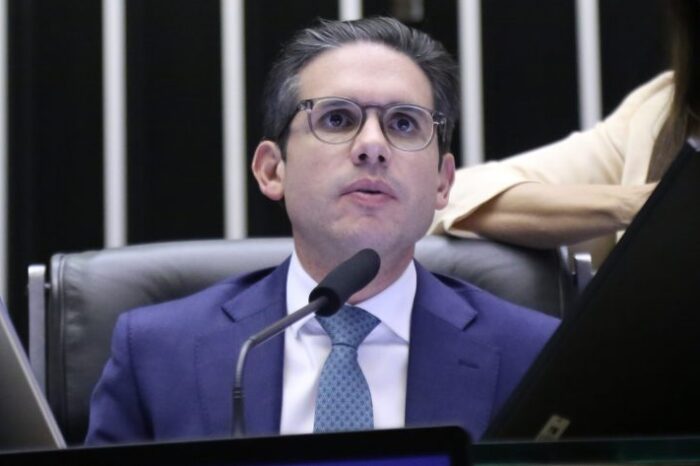 Câmara terá semana de votação de projetos sobre educação, diz Hugo Motta