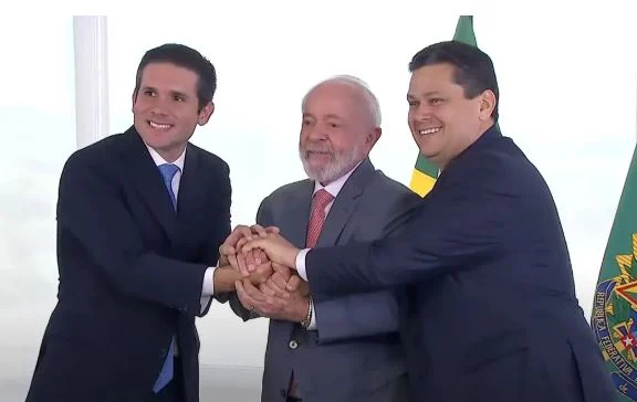 Lula diz ser amigo de Motta e Alcolumbre e confia que Messias será aprovado no Senado