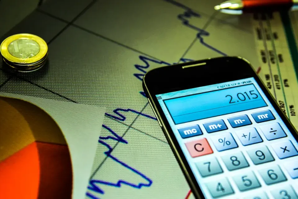 Contas públicas têm superávit de R$ 103,7 bilhões em janeiro